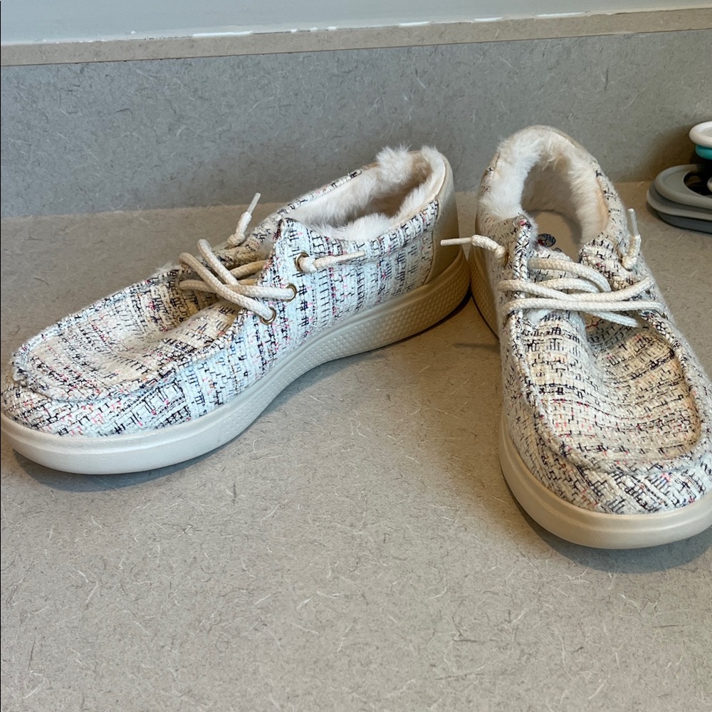 Skechers BOBS Tweed Slip-On in Cream with Pink and Navy Accents